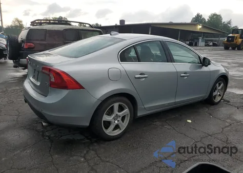 2013 Volvo S60 T5 из США, поврежденный, VIN YV1612FH8D2204579